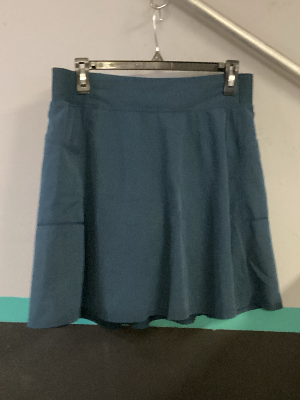 Classic Teal Athletic Skirt — Women's Size M 32 Cool
